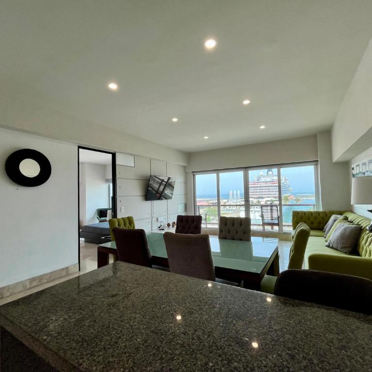 Condominio Deck 12 - Apartment with Sea View - 11