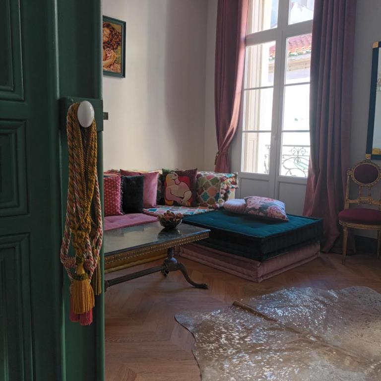 Chez Gertrude - Two-Bedroom Apartment - 1