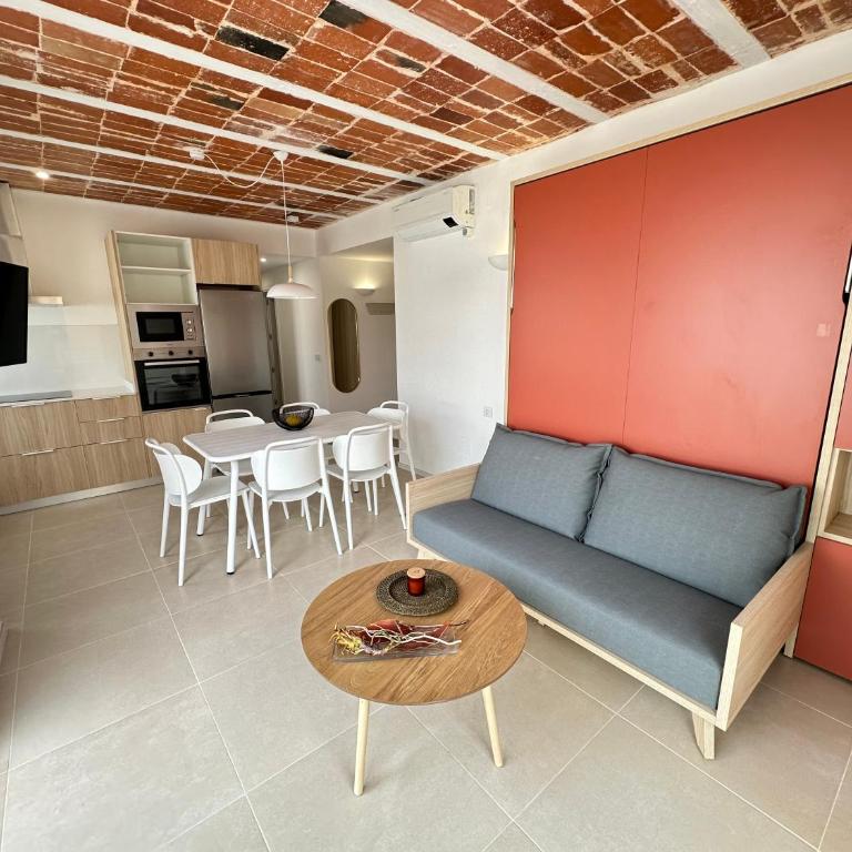 Agi Arago Apartments - Two-Bedroom Apartment - 2