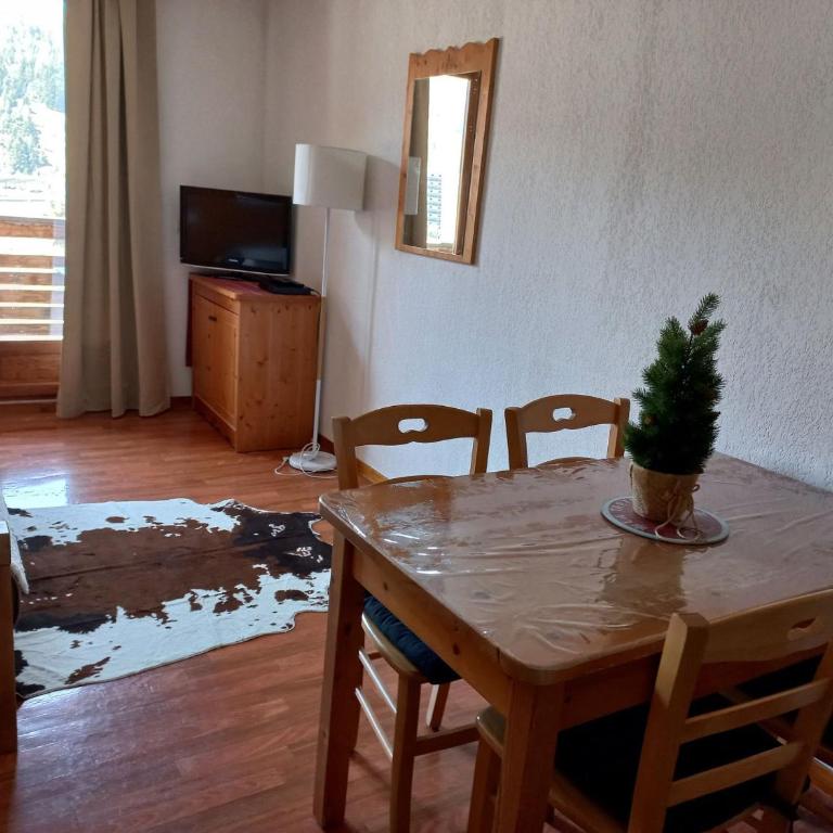 Confortable appartement 4 pers. avec balcon et TV à Superdévoluy - FR-1-504-549 - Apartment (4 Adults) - 2