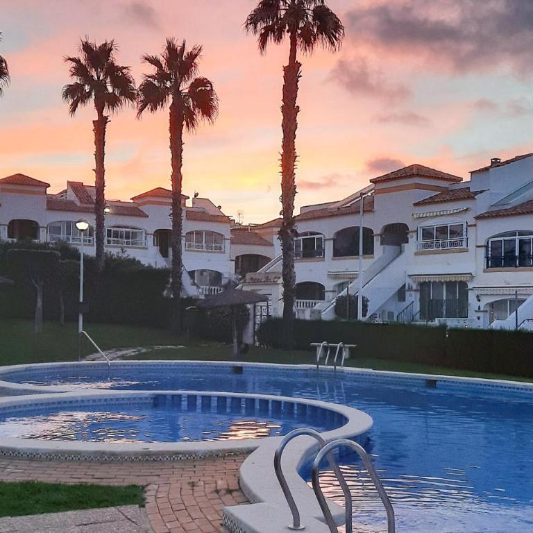 Gorgeous Apartment In Santa Pola With Wifi - Apartamento de 2 dormitorios - 1