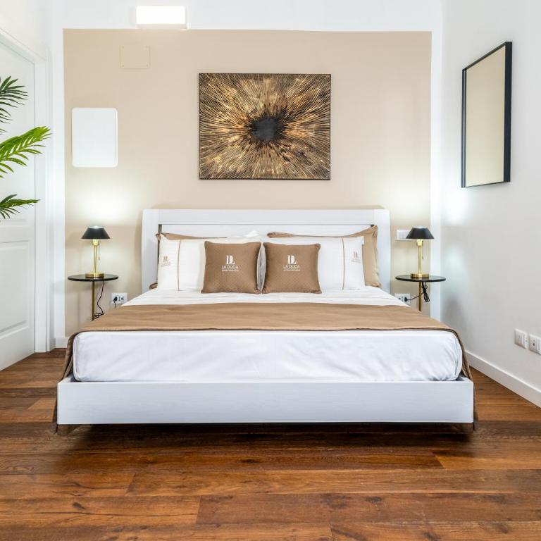 La Duca Suites & Apartments - Deluxe Double Room with Extra Bed - 1
