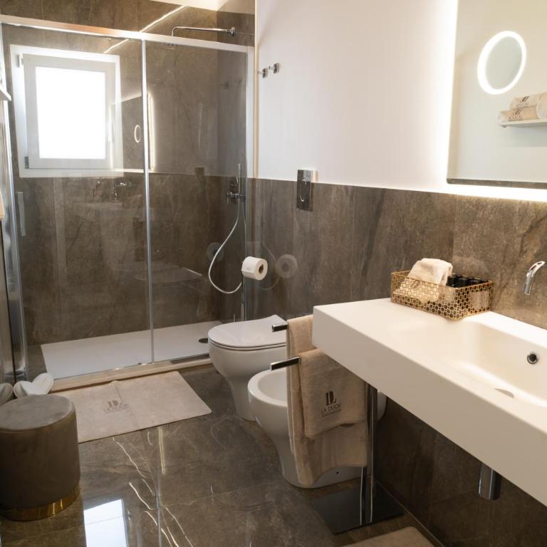 La Duca Suites & Apartments - Deluxe Double Room with Extra Bed - 5