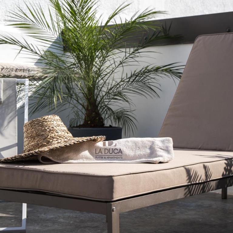 La Duca Suites & Apartments - Deluxe Double Room with Extra Bed - 2