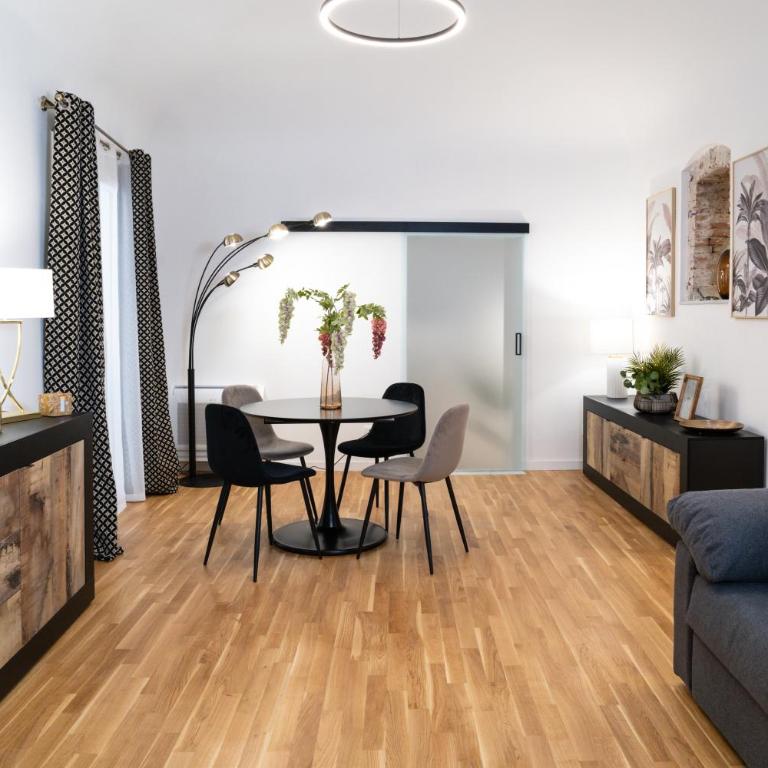 La Duca Suites & Apartments - Deluxe Double Room with Balcony - 8