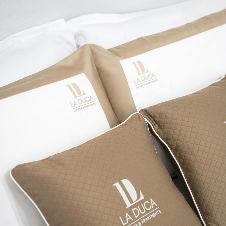 La Duca Suites & Apartments - Deluxe Double Room with Balcony - 9