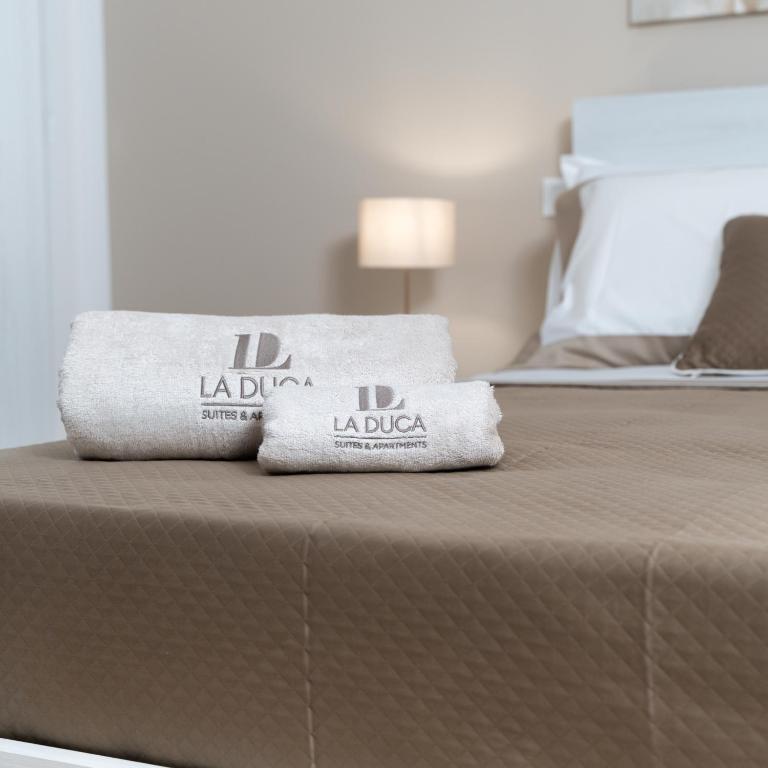 La Duca Suites & Apartments - Deluxe Double Room with Balcony - 12
