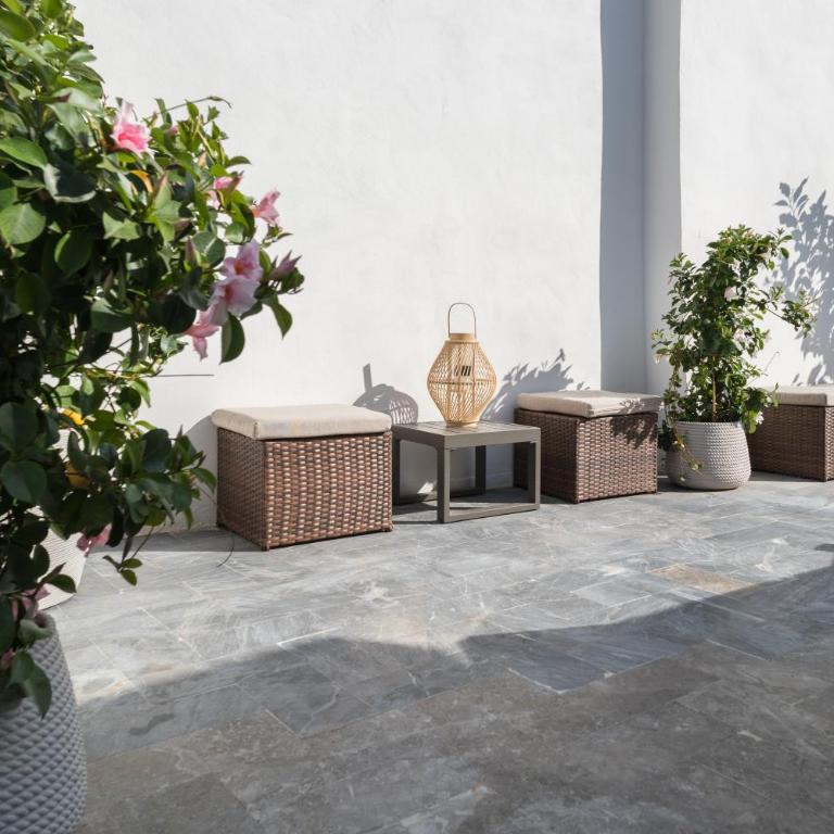 La Duca Suites & Apartments - Deluxe Double Room with Extra Bed - 13