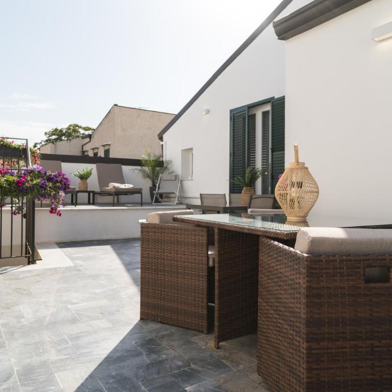 La Duca Suites & Apartments - Deluxe Double Room with Extra Bed - 14