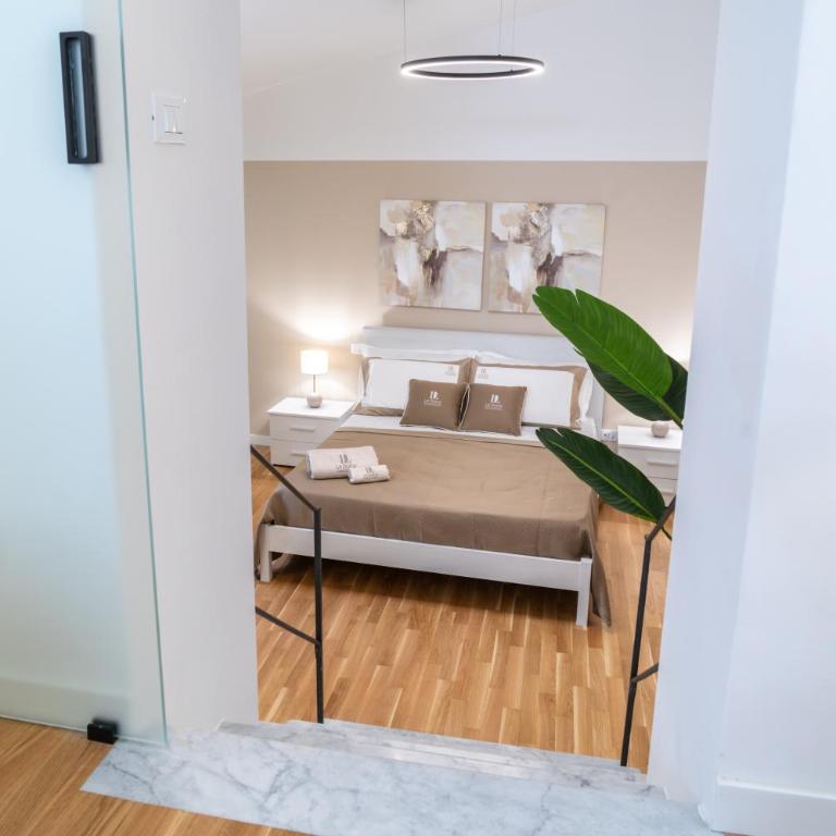 La Duca Suites & Apartments - Deluxe Double Room with Balcony - 22