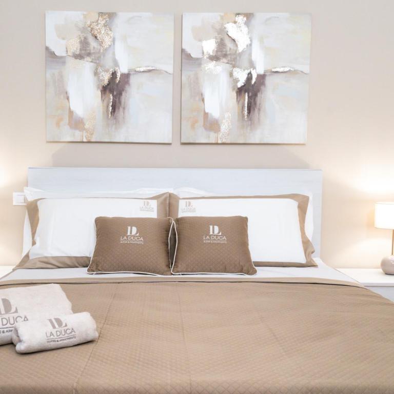 La Duca Suites & Apartments - Deluxe Double Room with Balcony - 3