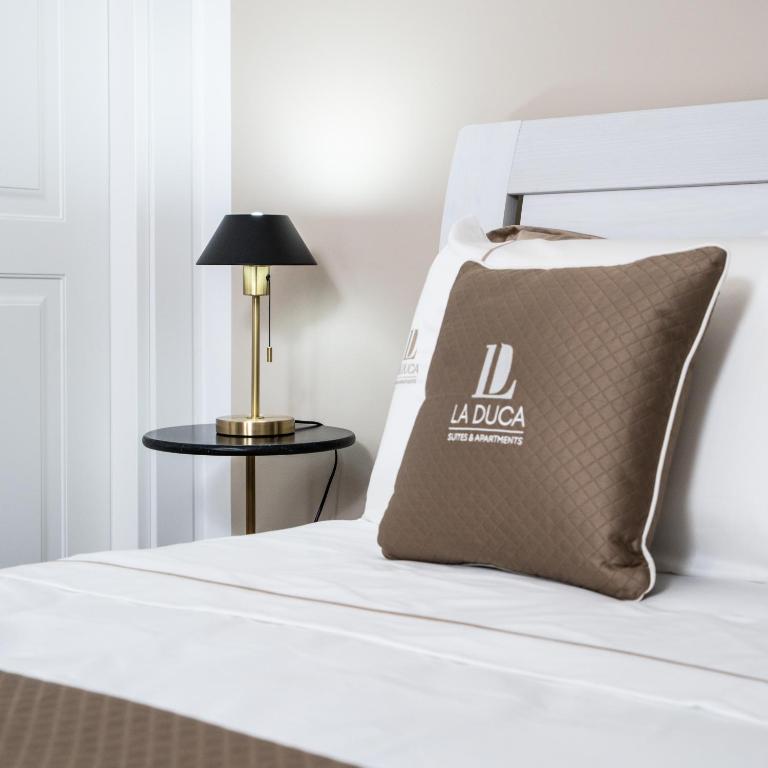 La Duca Suites & Apartments - Deluxe Double Room with Extra Bed - 22