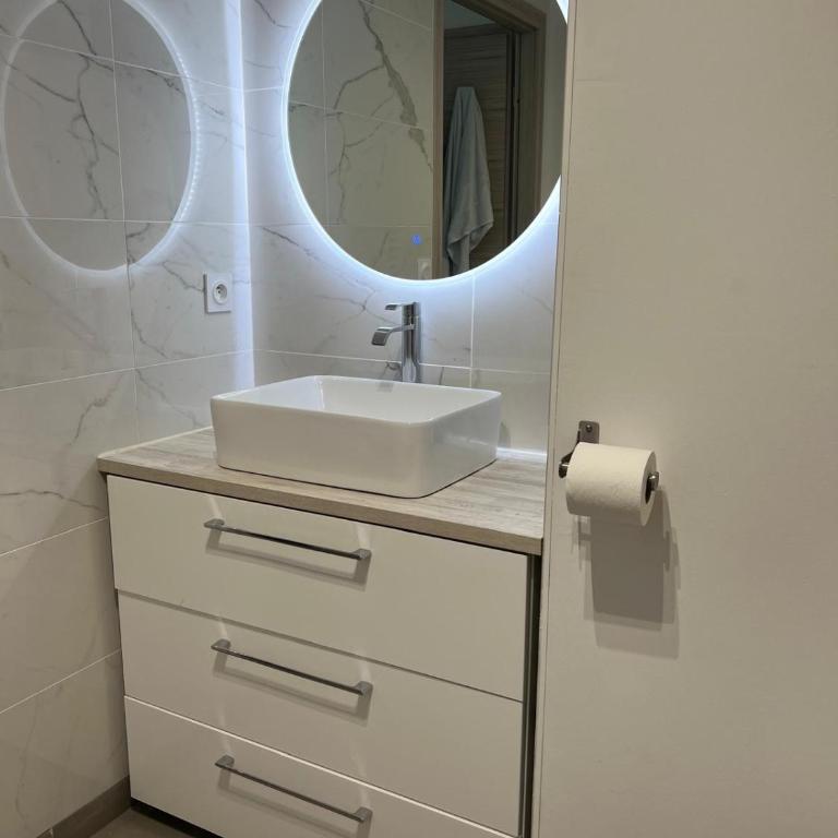 Joli 3 pièces ensoleillé sur les hauteurs de Nice - Apartamento de 2 dormitorios - 5