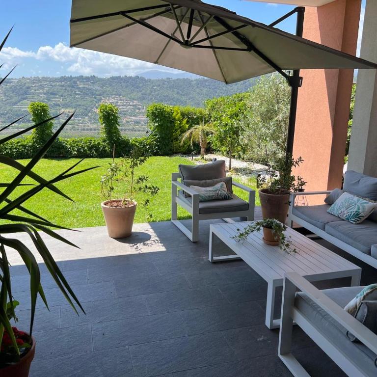 Joli 3 pièces ensoleillé sur les hauteurs de Nice - Apartamento de 2 dormitorios - 19