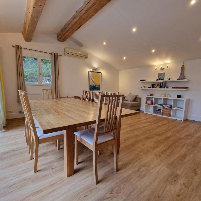 Great location and stunning views - Villa - 4