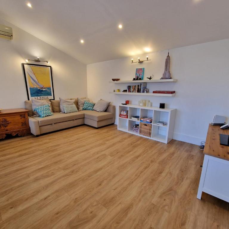 Great location and stunning views - Villa - 7