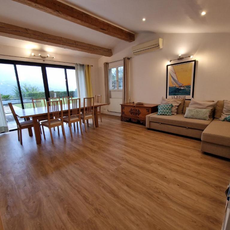 Great location and stunning views - Villa - 30