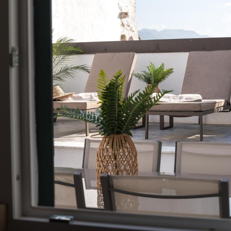 La Duca Suites & Apartments - Deluxe Double Room with Extra Bed - 3