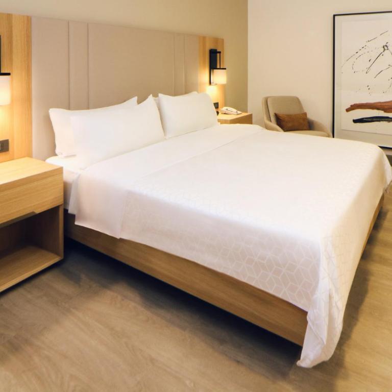 Holiday Inn Tijuana Zona Rio by IHG - Suite Lit King-Size de Luxe - 4