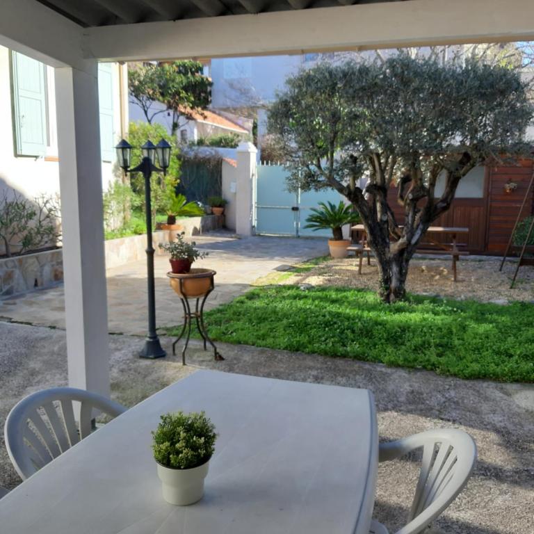 Maisonnette avec pergola - Apartment mit 1 Schlafzimmer - 12