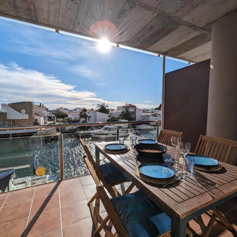 Apartamento en Roses vistas al canal - Two-Bedroom Apartment - 1