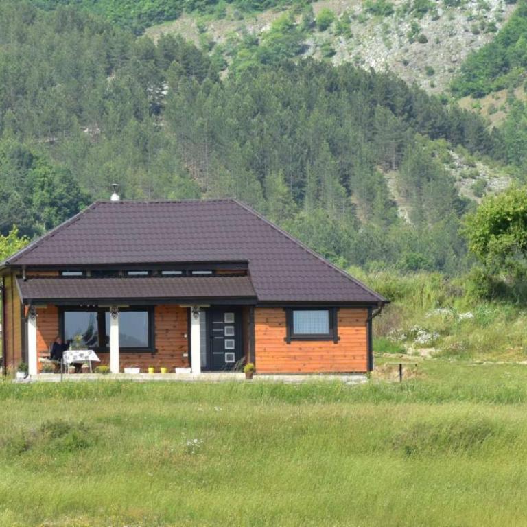 Kucica od drveta 1 - Two-Bedroom House - 2