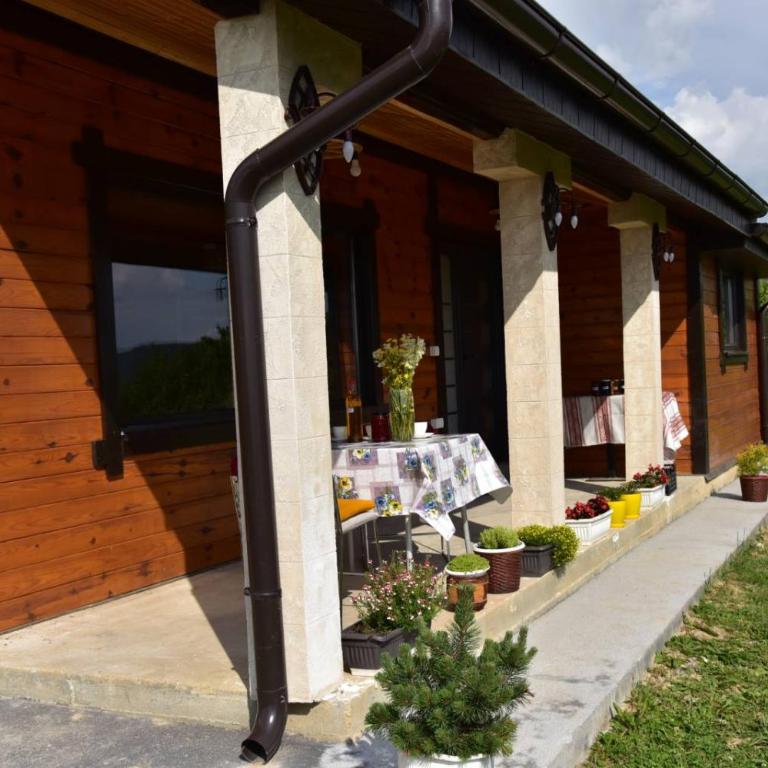 Kucica od drveta 1 - Two-Bedroom House - 74