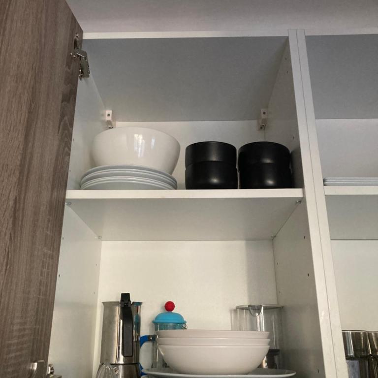 Only for female guests, shared homestay, Nice west cosy flat, balcony near airport train beach public transport supermarket - Studio - 9