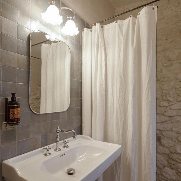 Hotel Castell de Vallgornera - Habitación Doble adaptada para personas con movilidad reducida - 8