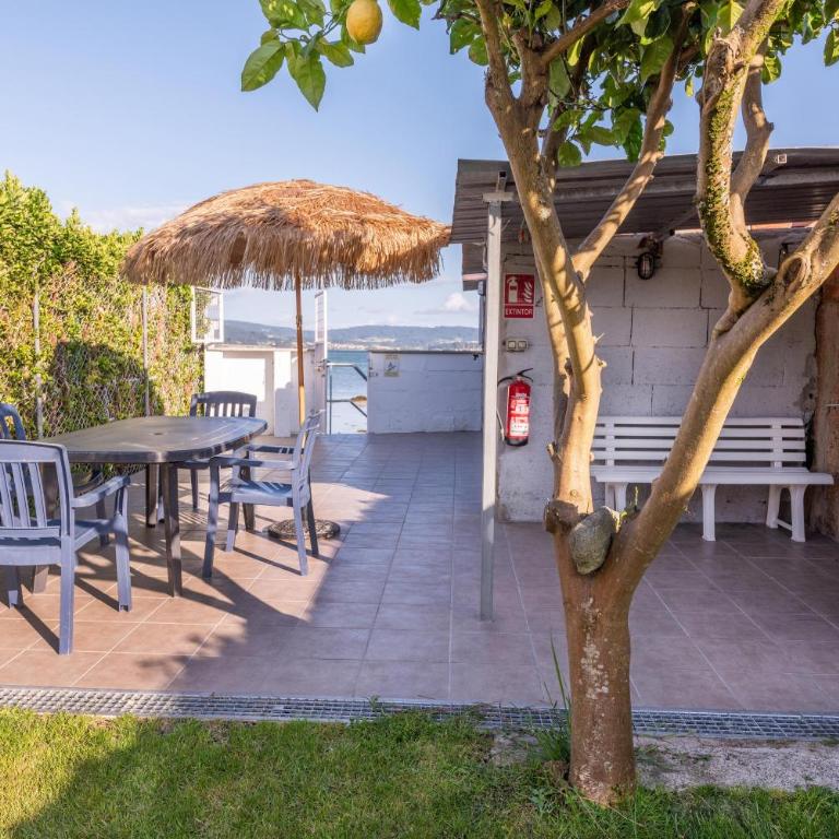 Vivienda con jardin y acceso a pequeña playa - Two-Bedroom Apartment - 54