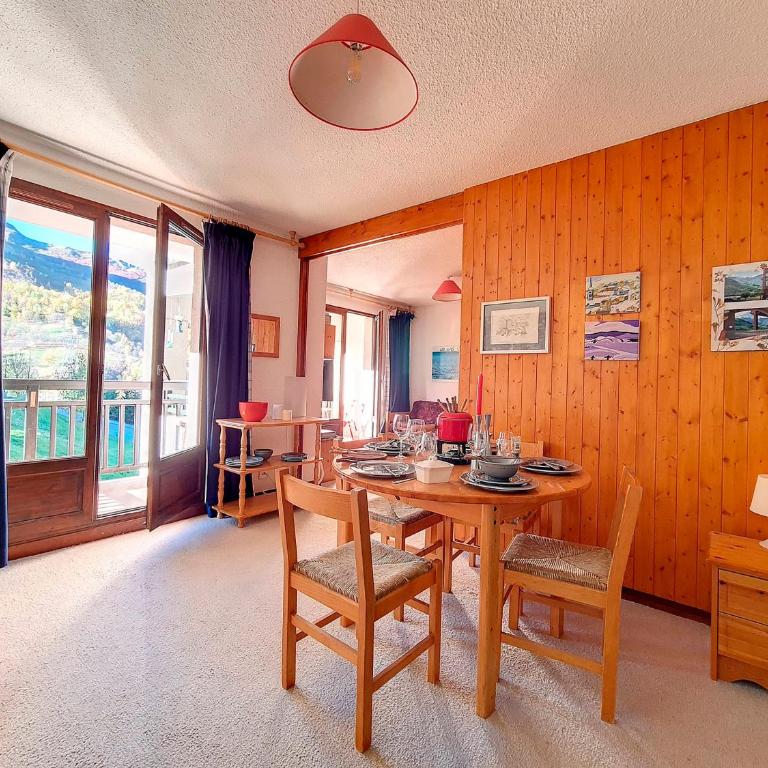 Appartement lumineux près des pistes avec balcon - FR-1-344-929 - Appartement - 4