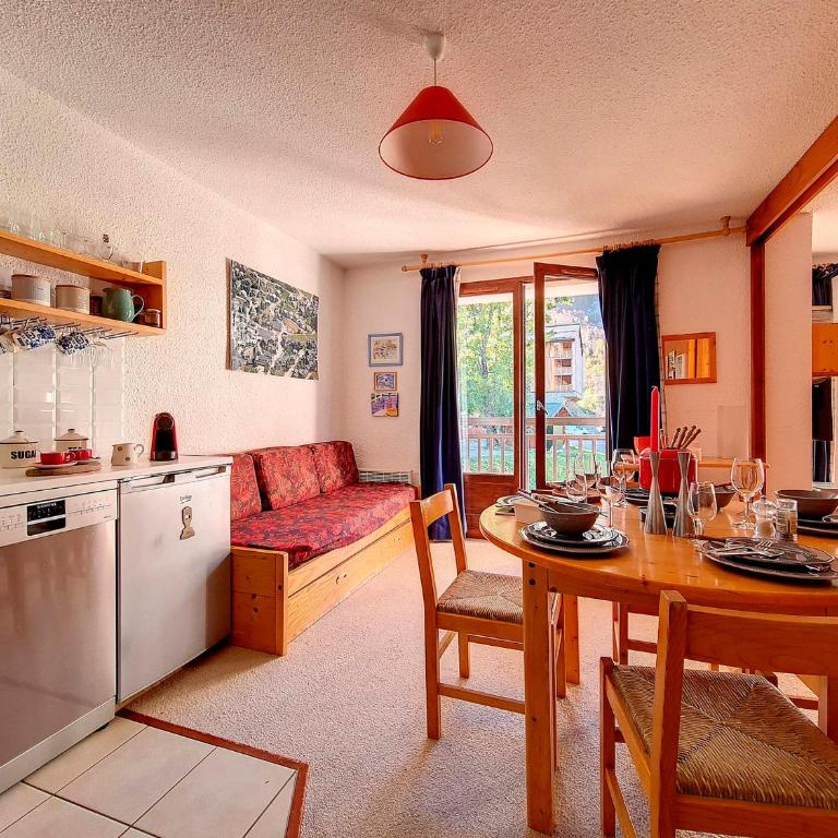 Appartement lumineux près des pistes avec balcon - FR-1-344-929 - Appartement - 1