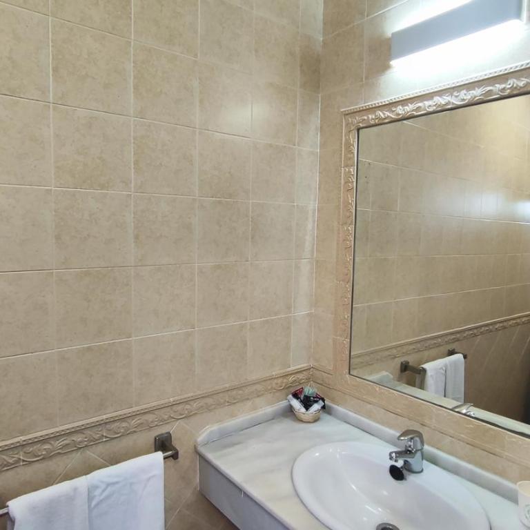Hostal Jadraza - Double Room - 5
