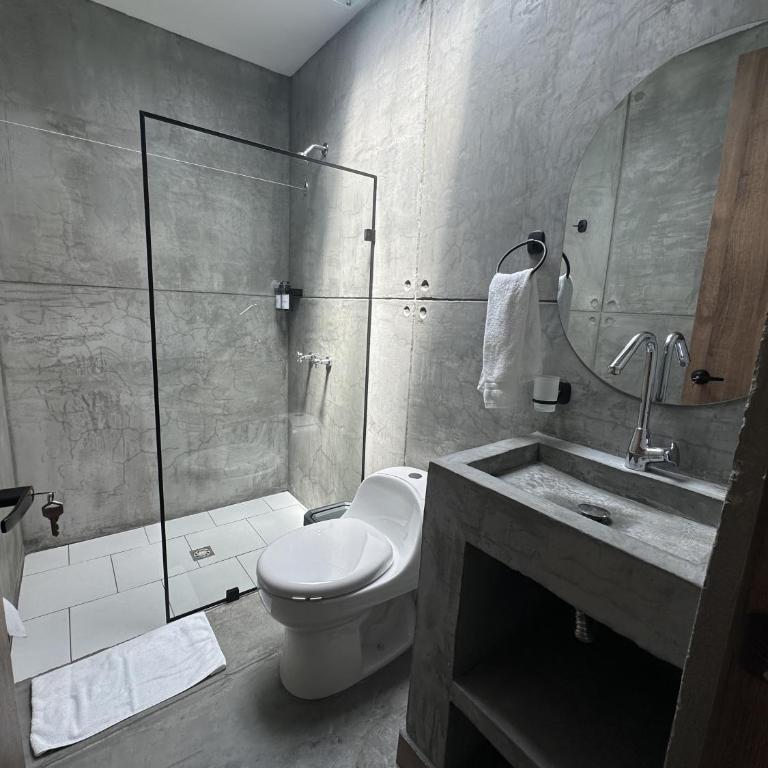 Eco Hotel La Colina Mirador Con aire acondicionado - Deluxe Suite with Bath and Air Conditioning - 6