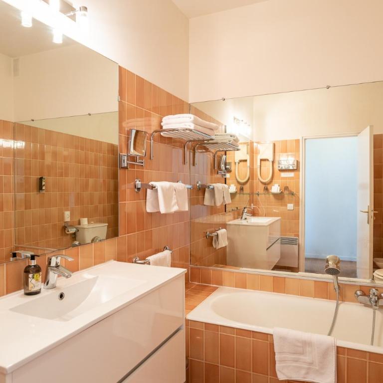 Auberge du Rédier - Logis Hôtels - Chambre Double Prestige - 3