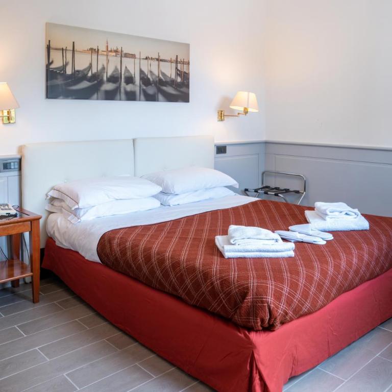 Hotel alla giustizia - Camera Matrimoniale/Doppia con Letti Singoli - 2