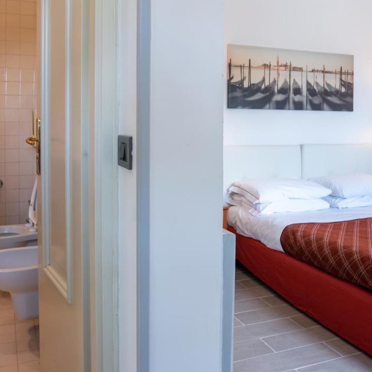 Hotel alla giustizia - Camera Matrimoniale/Doppia con Letti Singoli - 4