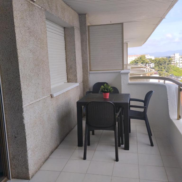 Apartamentos CH 2 - Apartamento de 2 dormitorios con vistas a la piscina - 2