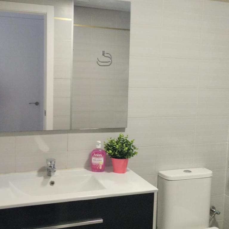 Apartamentos CH 2 - Apartamento de 2 dormitorios con vistas a la piscina - 3