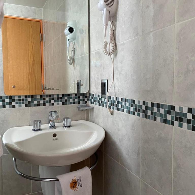 Suites del Valle - Suite Doble Deluxe - Cama grande - 8