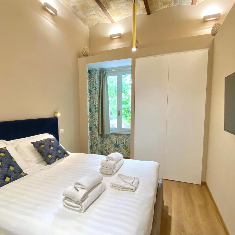 Queen of Rome Luxury Rooms - Deluxe Zimmer - 8