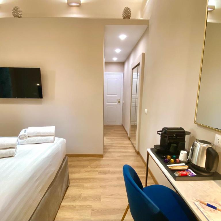 Queen of Rome Luxury Rooms - Deluxe Zimmer - 4