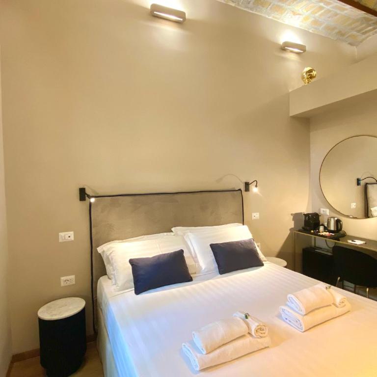 Queen of Rome Luxury Rooms - Deluxe Zimmer - 7