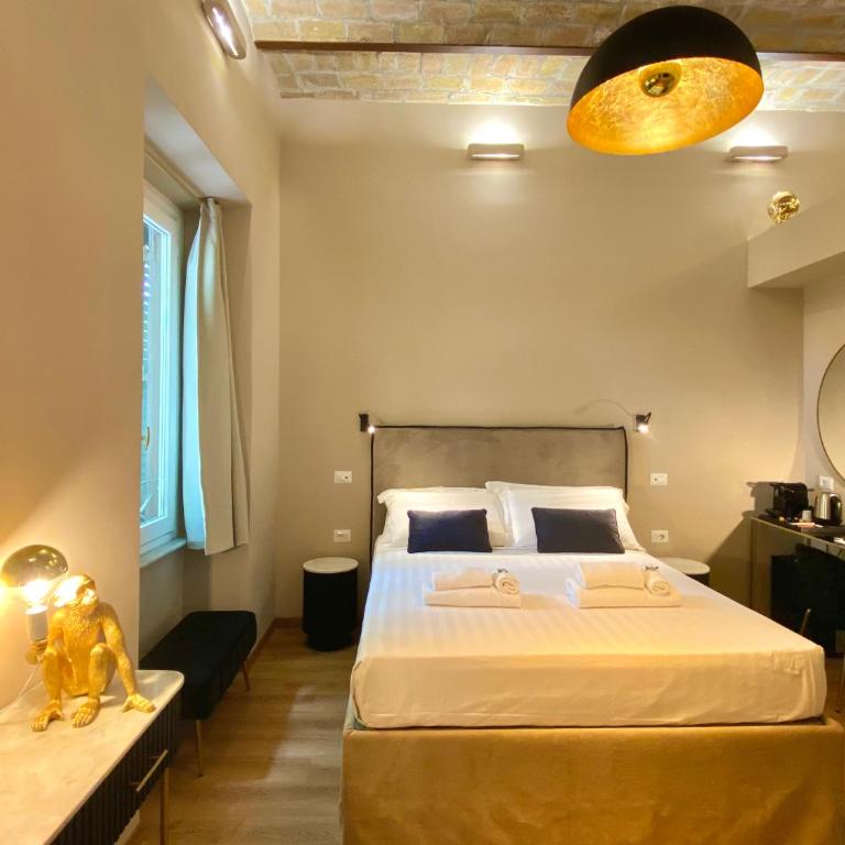 Queen of Rome Luxury Rooms - Deluxe Zimmer - 5