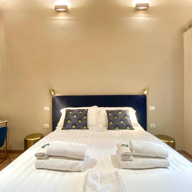 Queen of Rome Luxury Rooms - Deluxe Zimmer - 5