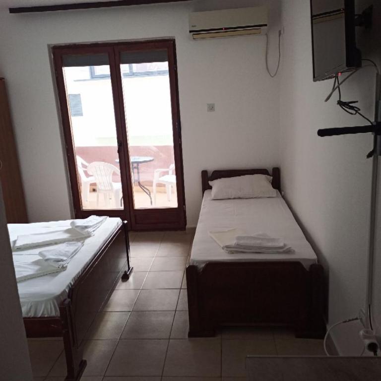 Cheap Montenegro Apartments - Triple Room with Terrace - 1