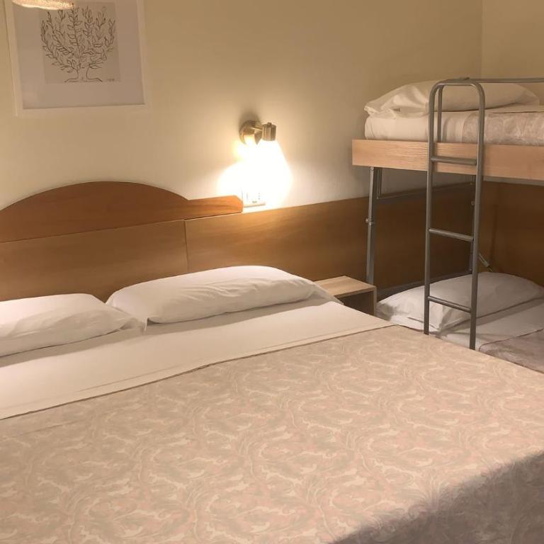 Hotel Rosati - Camera Familiare (2 Adulti + 2 Bambini) - 10