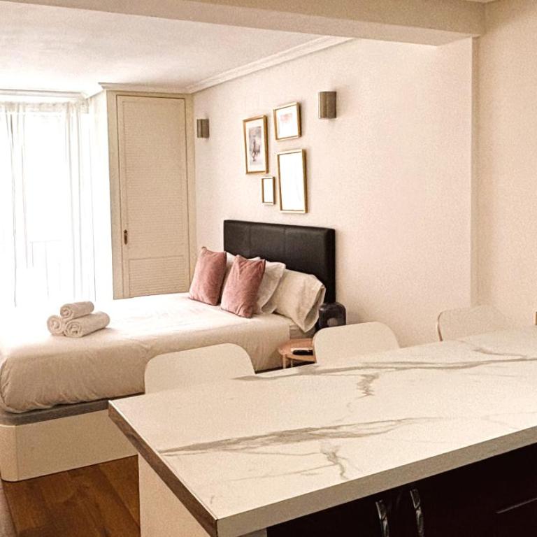 CHUECA Apartamentos Noxi - Estudio con balcón para 3 - 7
