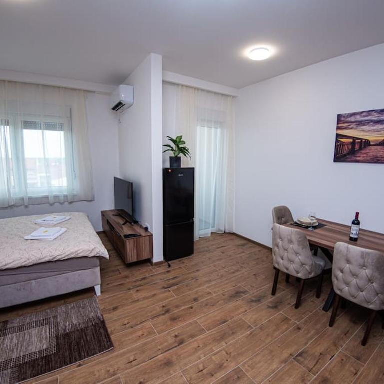Exclusive 3 Apartment - One-Bedroom Apartment - 10
