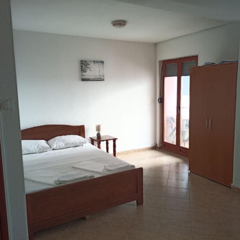 Cheap Montenegro Apartments - Family Room with Sea View - 10